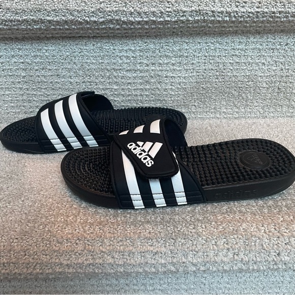 Adidas Adissage Women’s Black White Slides Massage Post Workout Sandals Athletic - Picture 2 of 7